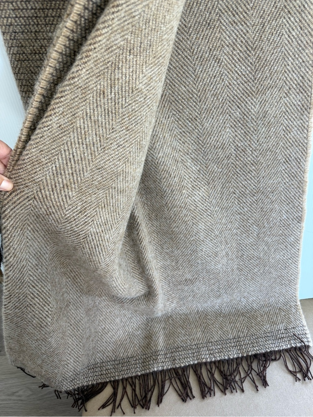 MCNUTT OF DONEGAL Neutral Tweed Throw - Picture 5 of 9
